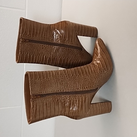 Bamboo 8 Croc Embossed High Heeled Pointed Toe Boot Bootie Tan Beige Bellflower - Picture 3 of 12